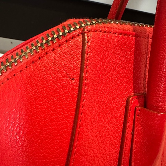 AUTHENTIC GIVENCHY 'ANTIGONA' BAG (MEDIUM) in RED LEATHER ❤️ - Picture 12 of 13